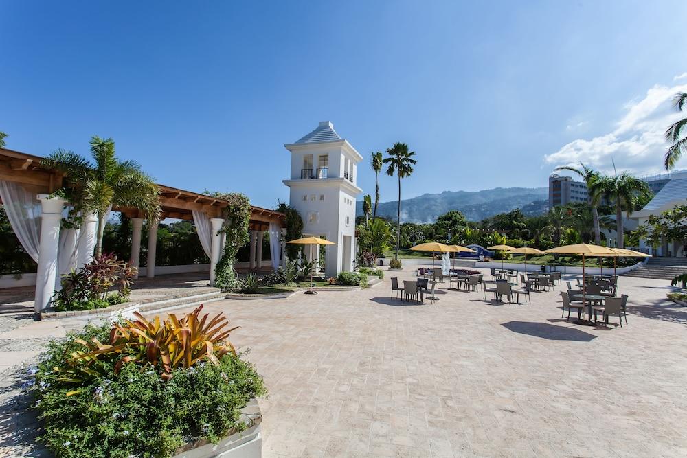 Nh Haiti El Rancho Hotel Port-au-Prince Exterior photo